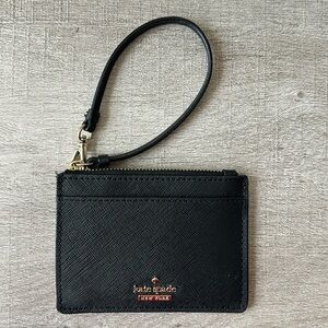 kate spade- wristlet - almost new!